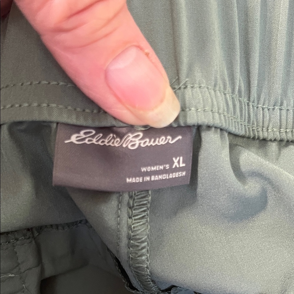 NWT Eddie Bauer Traveler Ankle Pants - Picture 9 of 10